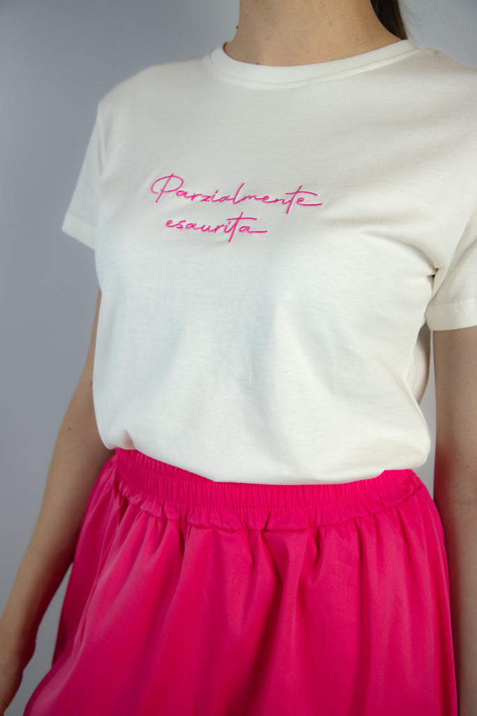 T-shirt bianca con ricamo rosa Parzialmente esaurita RK1714 PANNA EGG FAMILY 