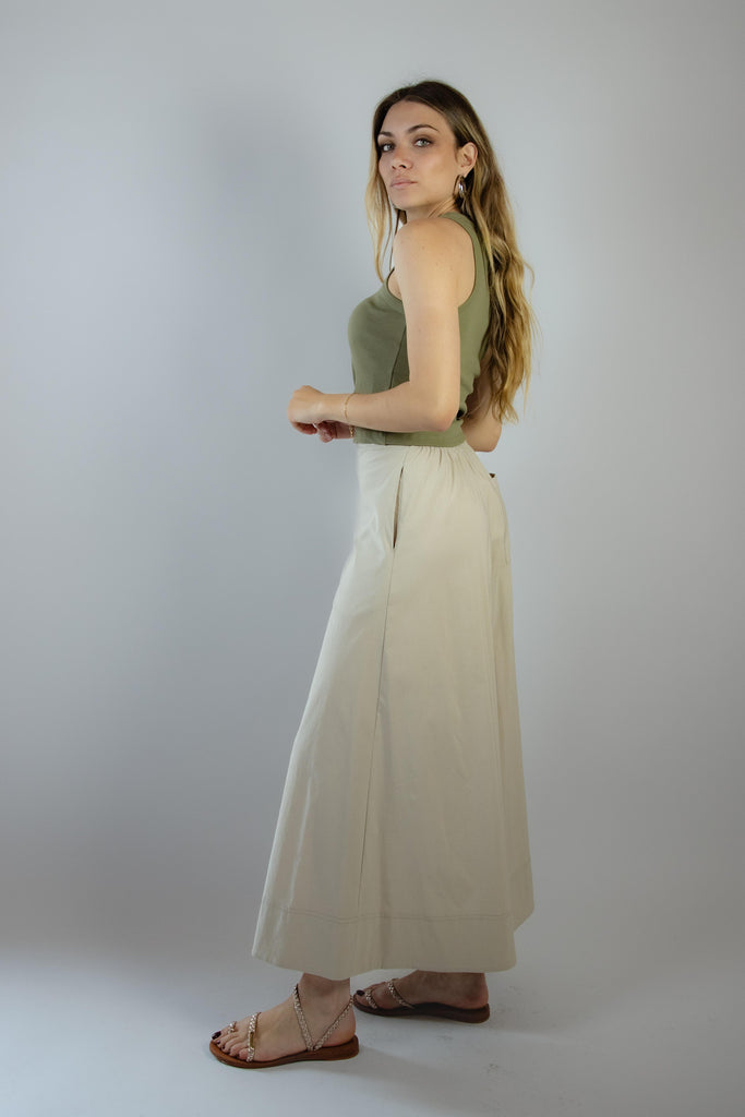 Top corto a costine verde con anello W2SMITH06 SALVIA EGG FAMILY 