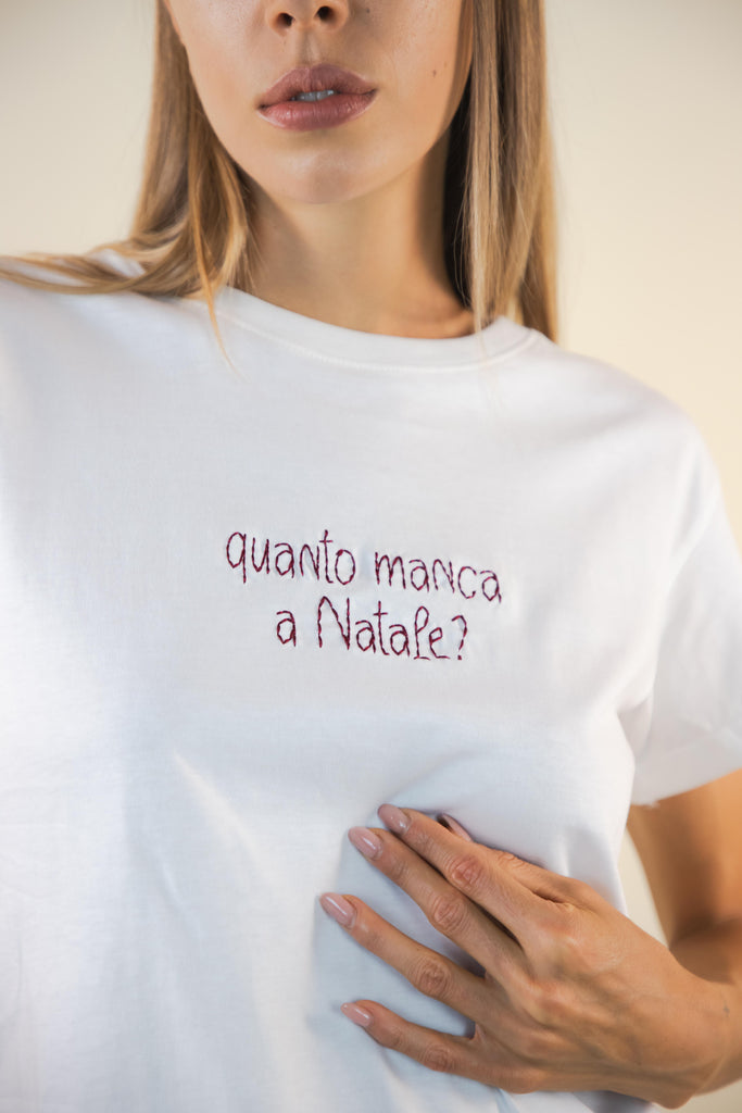 T-shirt bianca con ricamo Natale W1PLACIDO 06 NATALE PANNA/BORDEAUX EGG FAMILY 