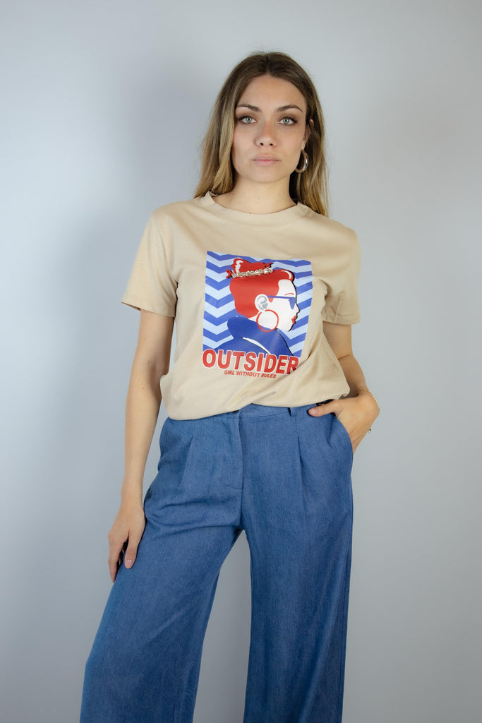 T-shirt beige con stampa Outsider OUTSIDER BEIGE EGG FAMILY 