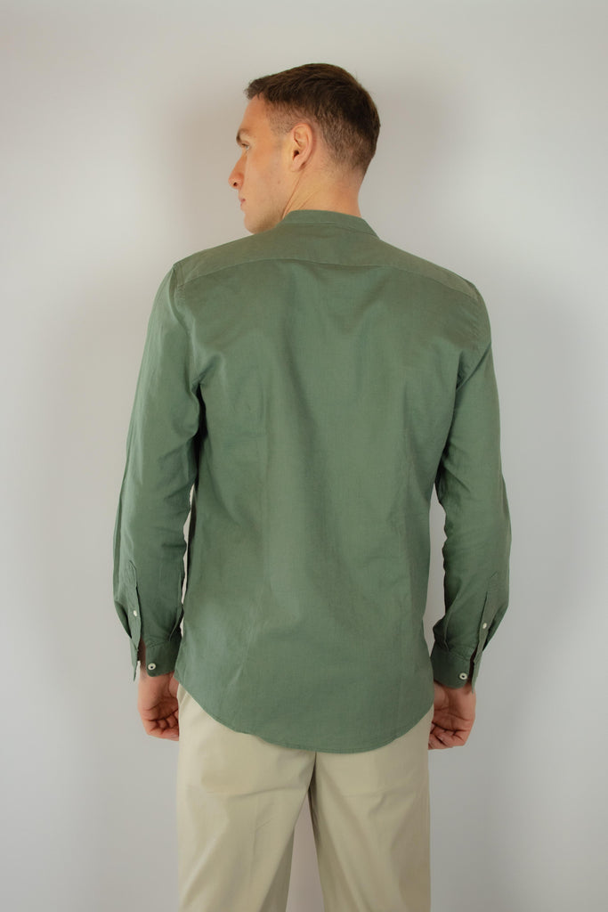 Camicia verde in lino a maniche lunghe collo alla coreana P633013 MILITARE EGG FAMILY 