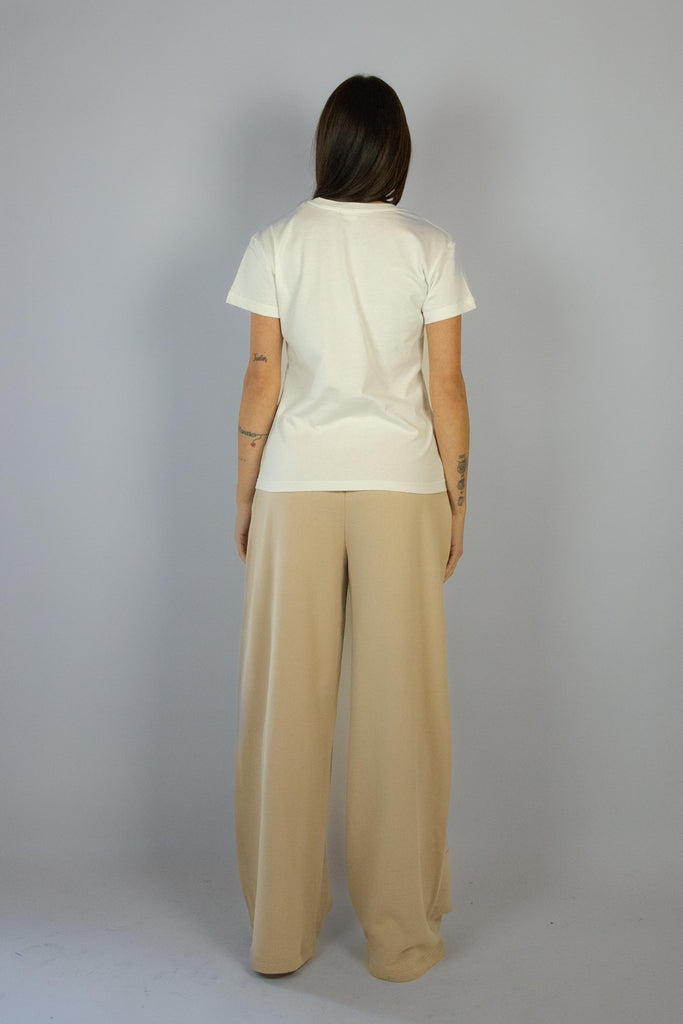 T-shirt con ricamo " The future is female" FEMALE PANNA EGG FAMILY 