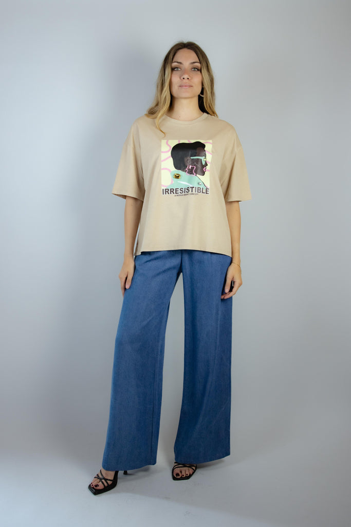 T-shirt beige con stampa Irresitible IRRESISTIBILE BEIGE EGG FAMILY 