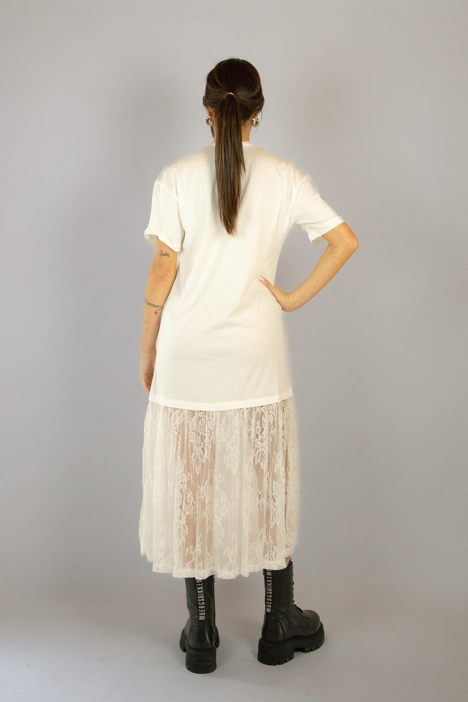 Abito bianco con t-shirt e gonna in pizzo SH000994 LATTE/BURRO EGG FAMILY 