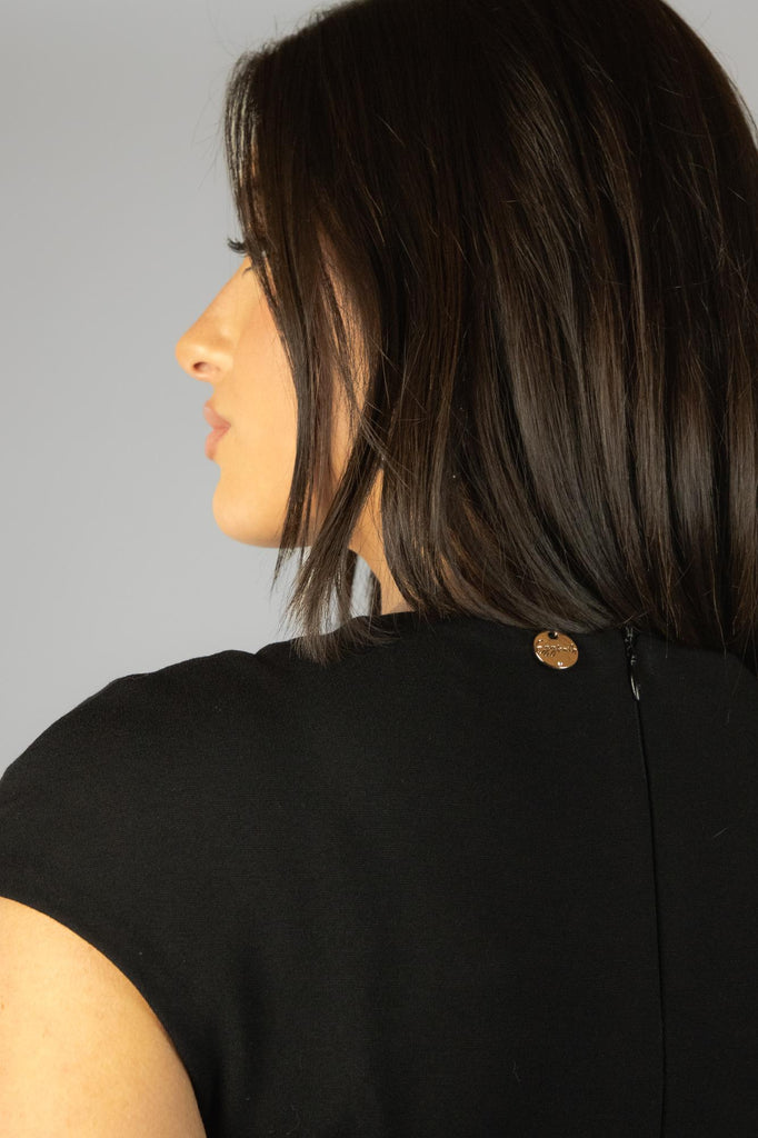 Abito corto tubino nero con manica scesa JA5479T16 NERO EGG FAMILY 